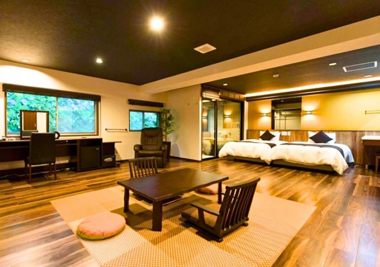 LiVEMAX RESORT 箱根仙石原 3*, 箱根町